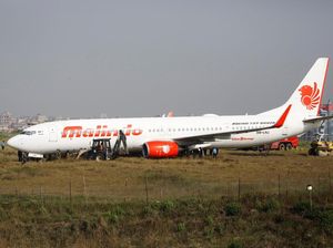 Malindo Air Tergelincir Saat Lepas Landas, Bandara Nepal Ditutup Malindo Air Tergelincir Saat Lepas Landas, Bandara Nepal Ditutup