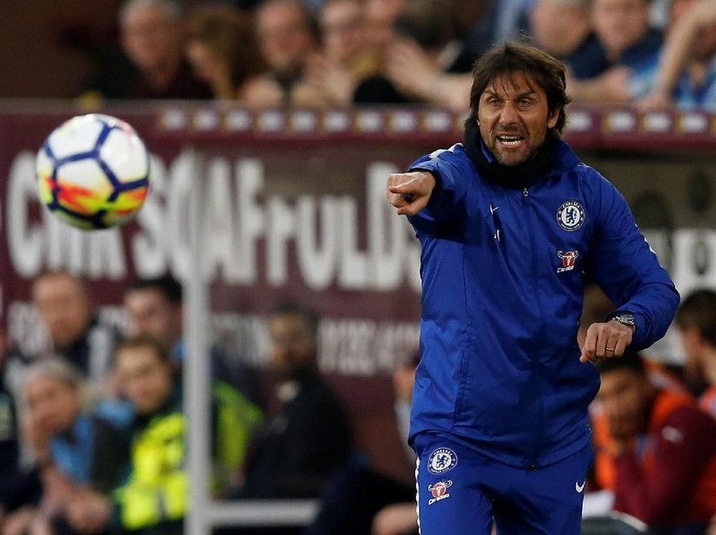 Soccer Football - Premier League - Burnley vs Chelsea - Turf Moor, Burnley, Britain - April 19, 2018   Chelsea manager Antonio Conte   REUTERS/Andrew Yates    EDITORIAL USE ONLY. No use with unauthorized audio, video, data, fixture lists, club/league logos or 