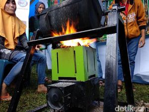 Pakai Alat Sangrai, Warga Pedalaman Sulsel Bisa Jualan Kopi Bubuk