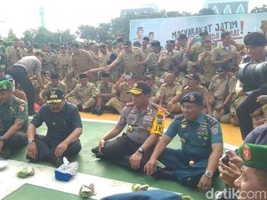 Begini Momen Gubernur, Kapolda, dan Pangdam Sarapan Nasi Kucing Begini Momen Gubernur, Kapolda, dan Pangdam Sarapan Nasi Kucing