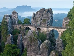 Formasi Tebing Batu Paling Spektakuler di Eropa