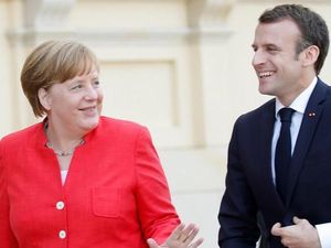 Macron dan Merkel Tegaskan Penguatan Poros Prancis-Jerman