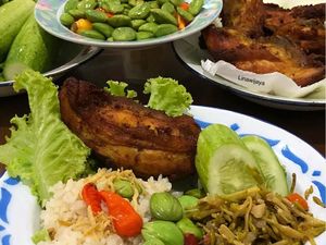 Sedap! Resep Nasi Liwet Sederhana dan Mudah Dibuat di Rumah Sedap! Resep Nasi Liwet Sederhana dan Mudah Dibuat di Rumah
