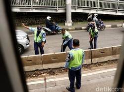 Separator Pejaten Barat Dicat Berwarna, Lurah: Anggaran dari CSR
