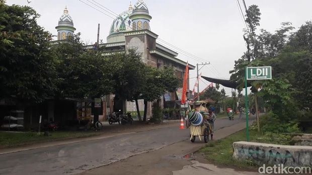 Semangat 'Kartini' Samiati, Penjual Perkakas Keliling di Magetan