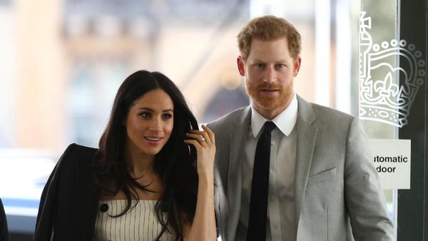 Ini Gaun Pengantin Meghan Markle Rancangan Valentino Hingga Karl Lagerfeld
