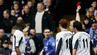 Maniche dipinjamkan Dynamo Moskow ke Chelsea pada Januari 2006 dan jadi bagian skuat The Blues yang menjuarai musim 2005/2006. Maniche tak dapat medali juara karena minim tampil. Ia kalah bersaing dengan Michael Essien, Frank Lampard, dan Claude Makelele. (Foto: Paul Gilham/Getty Images)