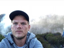 Kerap Konsumsi Minuman Keras Bikin DJ Avicii Idap Radang Pankreas Akut