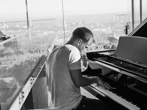 Keluarga Akhirnya Buka Suara Soal Meninggalnya Avicii