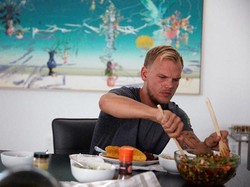 Terungkap! DJ Avicii Meninggal karena Bunuh Diri