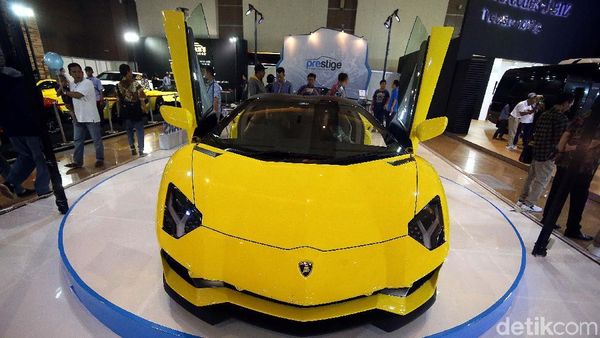 Eksotisnya Lamborghini Kuning Seharga Rp 18 Miliar di IIMS 2018