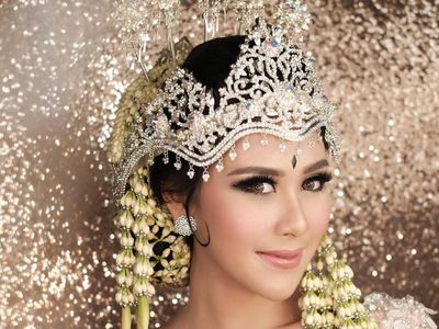 Foto: Makeup Cantik Bersinar Syahnaz Sadiqah untuk Akad Nikah