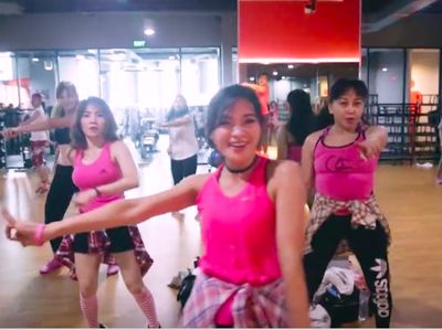 Deretan Selebriti yang Tetap Kencang Meski Berusia di Atas 50 Tahun