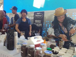 Nyeruput Kopi Bareng Kartini di Stasiun Kota