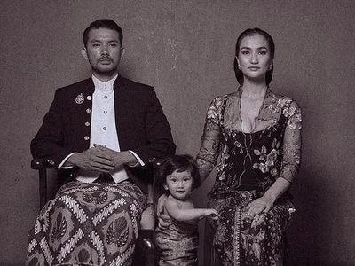 Gaya Selebriti Indonesia Rayakan Hari Kartini