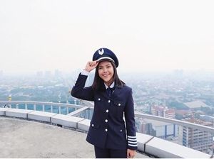 Selain Berprestasi Sebagai Pilot, Tania Juga Gemar Traveling