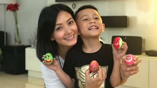Momen-momen Manis Susan Bachtiar Bersama si Kecil