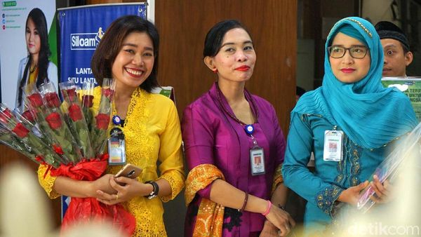 Ketika Pelayan Rumah Sakit Berbusana Kartini