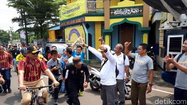 Begini Gaya Sohibul dan Prabowo Gowes di Milad ke-20 PKS