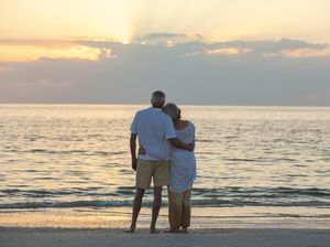 So Sweet! Aksi Unik Pria Tunjukkan Cinta pada Istrinya Ini Viral