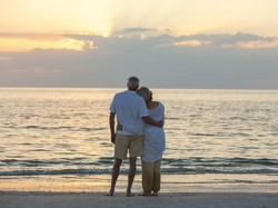 So Sweet! Aksi Unik Pria Tunjukkan Cinta pada Istrinya Ini Viral