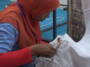 Begini Aksi Tahanan Perempuan Belajar Membatik di Hari Kartini