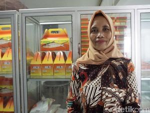 Bu Darmono, Wanita Ulet Dibalik Bandeng Presto Mina Makmur Bu Darmono, Wanita Ulet Dibalik Bandeng Presto Mina Makmur
