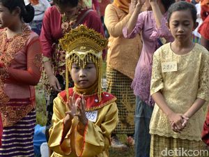 Senam Berkebaya Pecahkan Rekor Muri