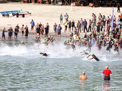 Ratusan Atlet Ramaikan Sungailiat Triathlon 2018