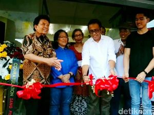 Malam Ini Kaesang Pangarep Mulai Jualan Sang Pisang di Denpasar Malam Ini Kaesang Pangarep Mulai Jualan Sang Pisang di Denpasar
