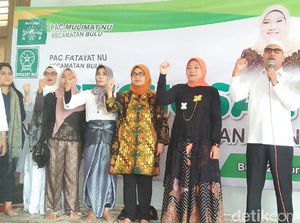 Ida Fauziyah Istighosah Bareng Kader Fatayat di Makam RA Kartini