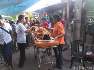 Korban Tewas Miras Oplosan di Surabaya Diautopsi di RS Bhayangkara Korban Tewas Miras Oplosan di Surabaya Diautopsi di RS Bhayangkara