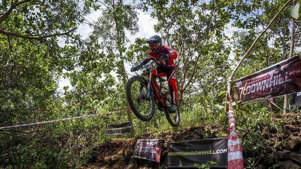 5 Tips Kenalkan Downhill MTB pada Anak agar Sejago Tiara Andini