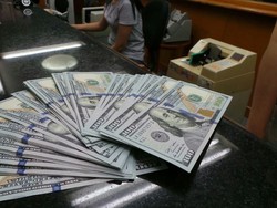 Penguatan Dolar AS, BI Minta Korporasi Lakukan Asuransi Valas