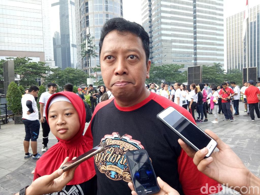 Ayo Menggiring Bola Bersama-sama Tularkan Demam Piala Dunia Ayo Menggiring Bola Bersama-sama Tularkan Demam Piala Dunia