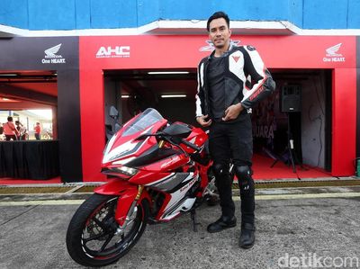 Darius Ketagihan Geber CBR250RR