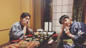 10 Pose Keren Oh Sehun Saat  Makan Bareng Member EXO