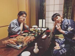 10 Pose Keren Oh Sehun Saat  Makan Bareng Member EXO