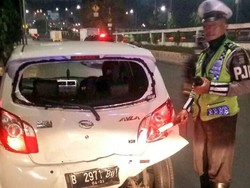 2 Kendaraan Kecelakaan di Tol Pejompongan, 1 Mobil Ringsek