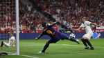 Foto: Barcelona Angkat Trofi Copa del Rey