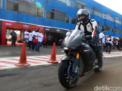 Wussss...Darius Jajal Motor Honda Seharga Rp 7,6 Miliar