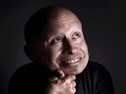 Verne Troyer Meninggal Dunia