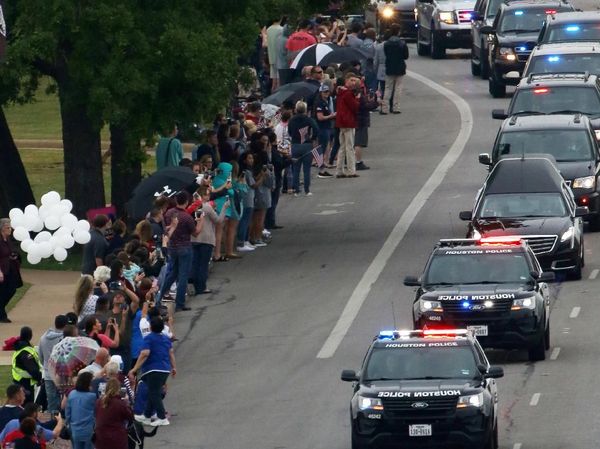 Momen Jenazah Barbara Bush Diantar ke Lokasi Pemakaman