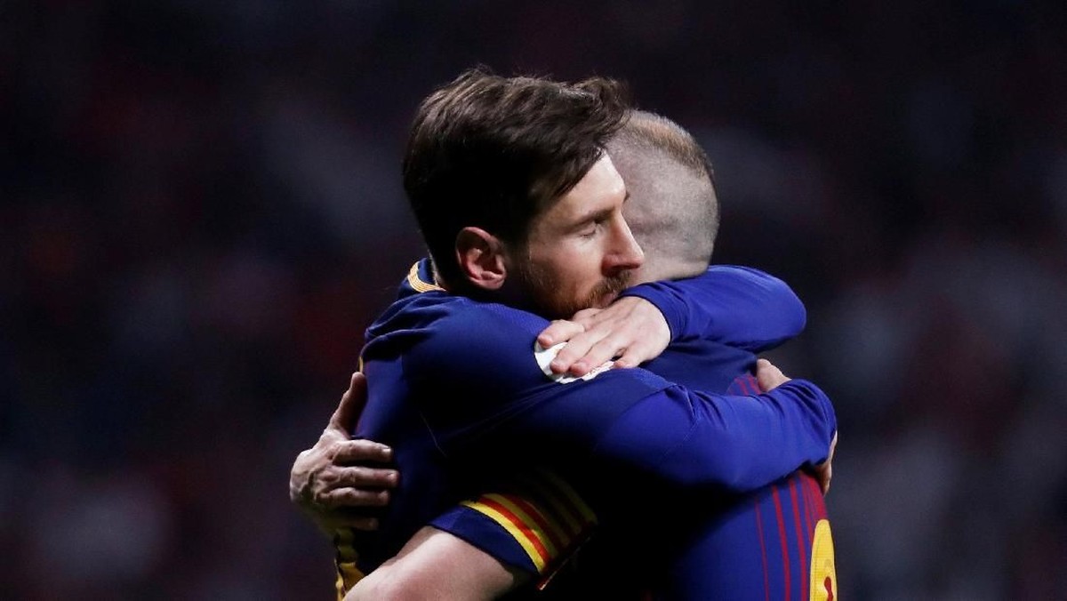 Andres Iniesta mengaku sulit untuk melihat Lionel Messi bermain untuk tim lain selain Barcelona (Foto: Juan Medina/Reuters)