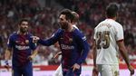 Foto: Barcelona Angkat Trofi Copa del Rey