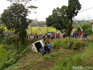 Bus Rombongan Muslimat Masuk Jurang, Tiga Penumpang Meninggal