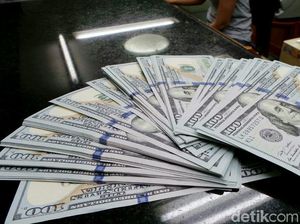Dolar AS Semakin Dekat ke Rp 14.000 Dolar AS Semakin Dekat ke Rp 14.000