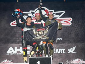 Wajah-wajah Gembira di Podium Tutup CBR Race Day