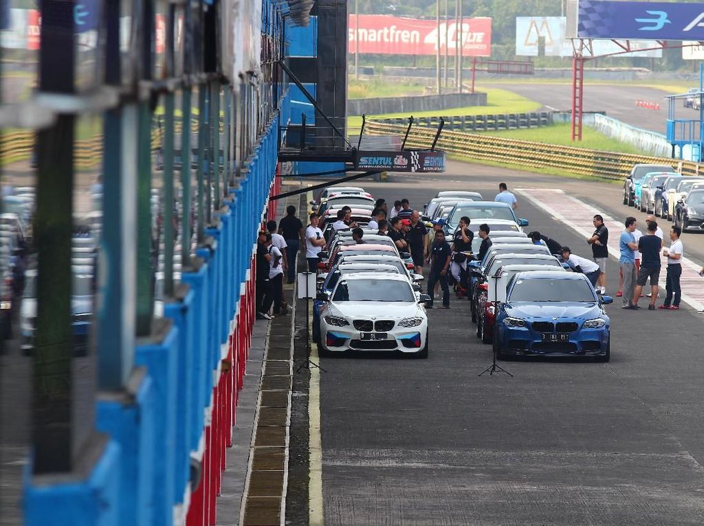 Ketika Pebalap ABM Racing Team Jadi Guru di Sentul Ketika Pebalap ABM Racing Team Jadi Guru di Sentul