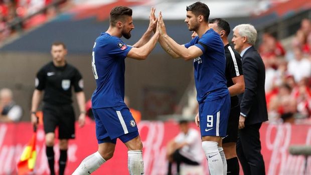 Giroud dan Alvaro Morata merupakan pencetak gol Chelsea ke gawang Southampton.